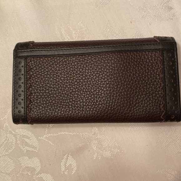 Burberry, leather continental wallet - Picture 8 of 10